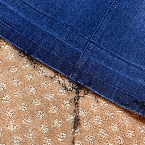 Liverpool Size 4/27 Pencil Skirt Stretch Denim Medium Dark Wash Frayed Edge - Picture 2 of 11